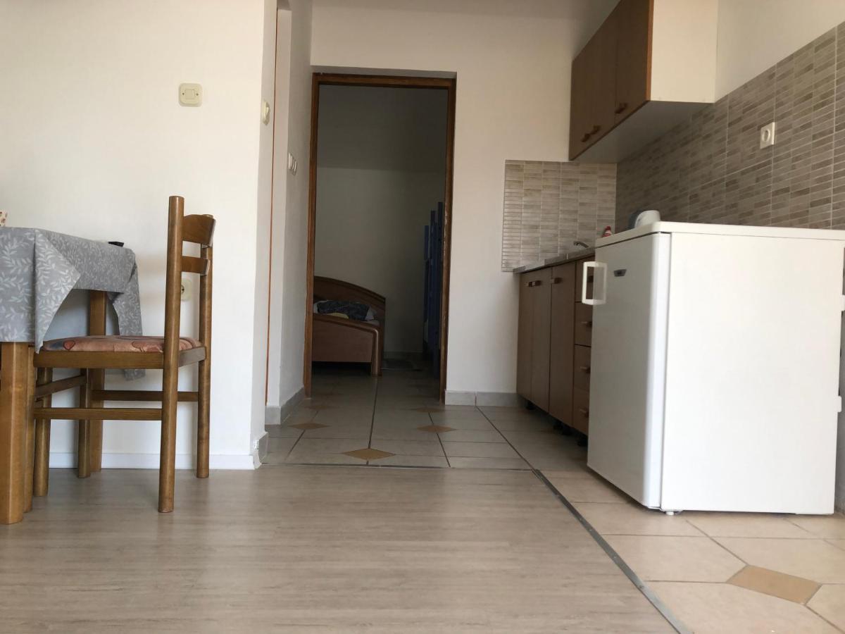 Apartments Marija Vir Eksteriør billede